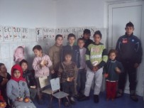 Zâmbește România și Salvați Copiii oferă pentru al doilea an tratamente stomatologice gratuite copiilor din medii defavorizate 