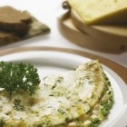 Omletă cu ceapă şi cartof