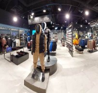  Brandul 4F a deschis cel mai nou concept de magazin flagship în Mega Mall București 