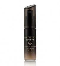 Noul fond de ten rezistent ARTISTRY EXACT FITTM de la Amway pentru femei active și încrezătoare 