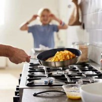  Bucătăria este “inima casei”: Spațiul în care românii gătesc, mănâncă și petrec timp împreună, arată un nou studiu IKEA