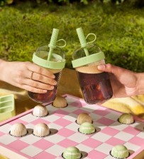 Nespresso lansează noua colecție de vară inspirată de stilul retro-cool