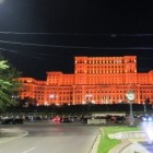 Palatul Parlamentului a fost iluminat oranj pe 26 mai pentru a marca Ziua Sindromului Prader-Willi
