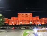 Palatul Parlamentului a fost iluminat oranj pe 26 mai pentru a marca Ziua Sindromului Prader-Willi