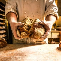 3 din 4 coșuri de cumpărături Sezamo includ pâine și produse de panificație