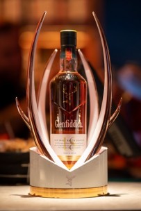 Glenfiddich lansează în România a 19-a ediție a Glenfiddich 40 YO Cumulative Time, împreună cu Struan Grant Ralph, ambasadorul global al brandului
